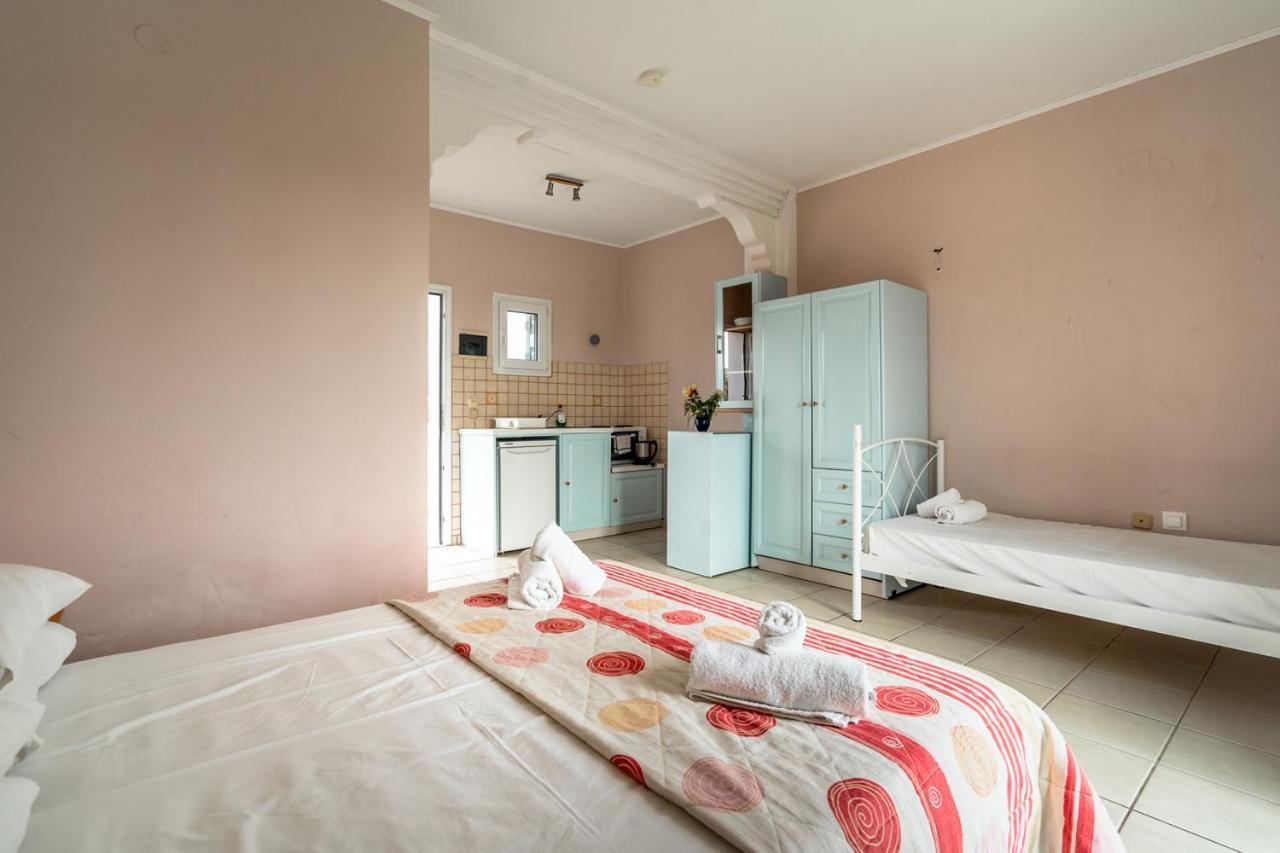 Helena Inn Свороната Экстерьер фото